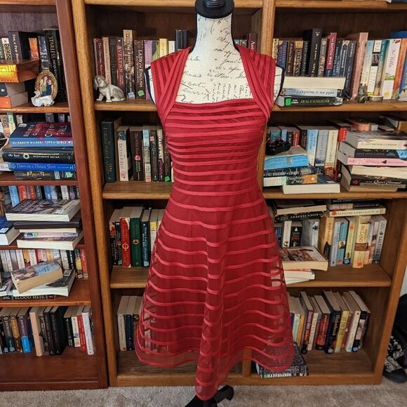 RENEE DERHY red satin and tulle square neck cap sleeve cocktail dress sz… - Picture 1 of 6